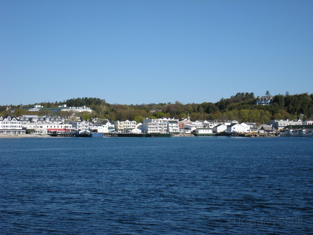 Mackinaw Island Area May 2008 0199.jpg - The town nestled around the bay.